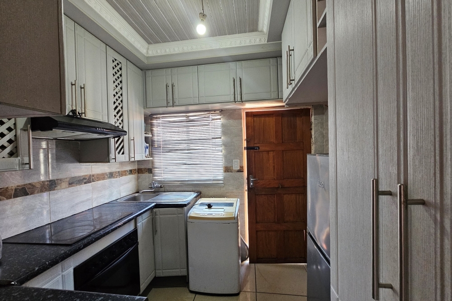 2 Bedroom Property for Sale in Tlhabane West North West